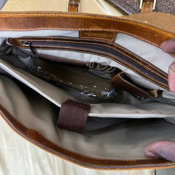 NWT Aaron Leather Goods genuine leather cross body bag - Picture 5 of 7